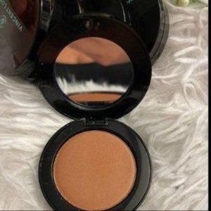 Vincent Longo Cangiante Dimensional eyeshadow Ironic